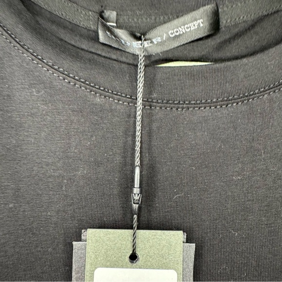 NWT asymmetrical crew neck, top size extra large - Picture 8 of 8